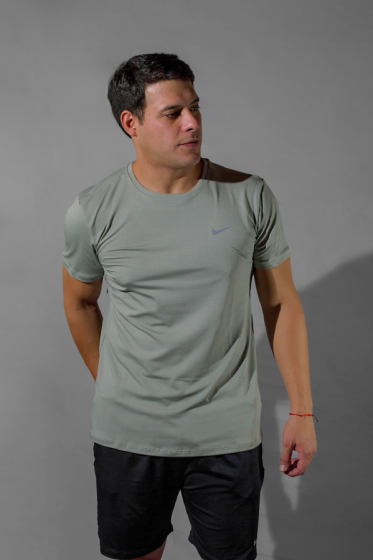 REMERA DRY FIT