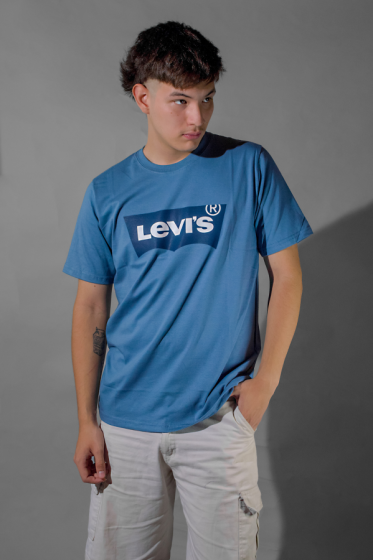 REMERA LEVIS CLASICA