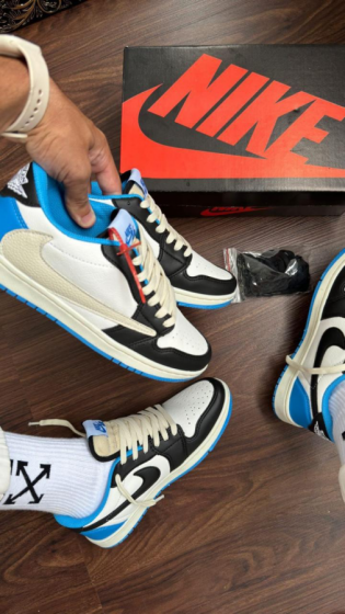 ZAPATLLA NIKE TRAVIS